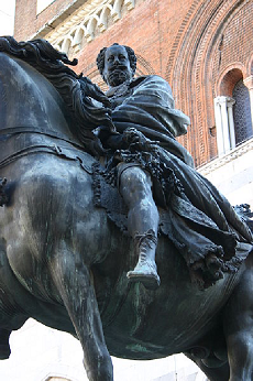 Ranuce II Farnse - Statue questre en bronze sur la piazza Cavalli  Plaisance - par Francesco Mochi